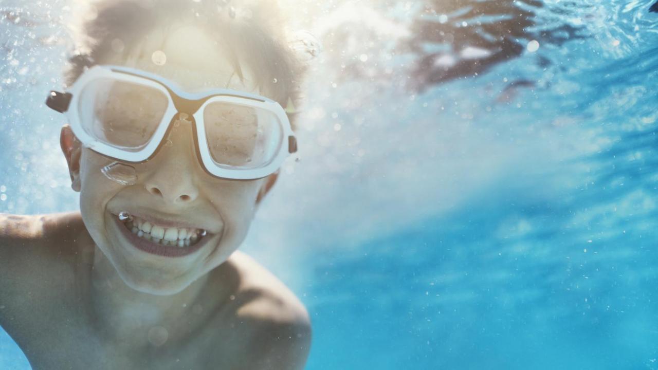 Hotel Millennium Plaza Downtown, Dubái Exterior foto Swimming goggles